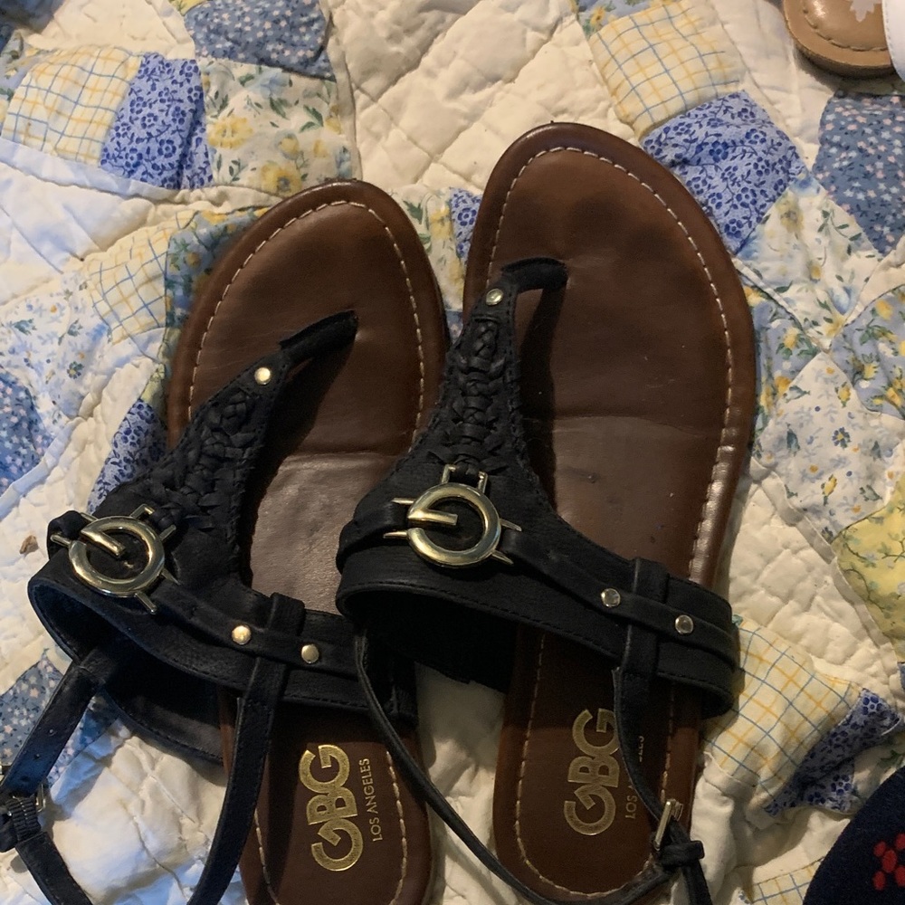GBG Los Angeles Black Braided T-Strap Sandals with Gold Accent